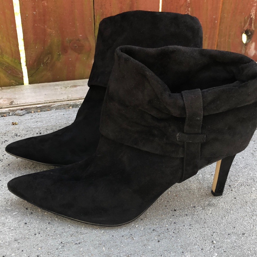 Calvin Klein Bethany Pointed Toe Pull On Booties